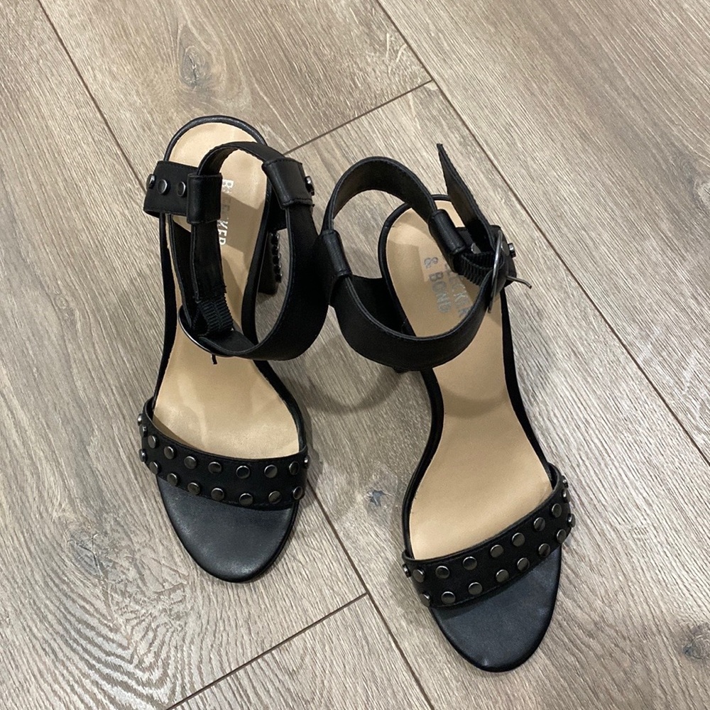 💥PRICE ⬇️
 Bleecker & Bond Carmen Sandal - Black and silver studs. Size 7M